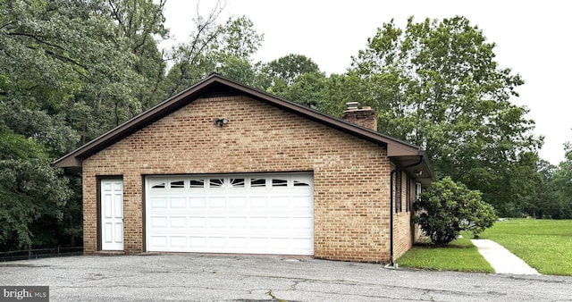 16611 Summers Ln, Brandywine, MD 20613 - garage with driveway