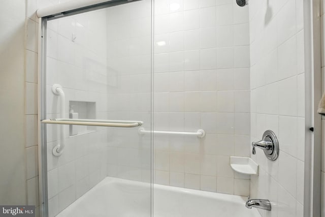8201 Briar Creek Dr, Annandale, VA 22003 - bathroom featuring enclosed tub / shower combo
