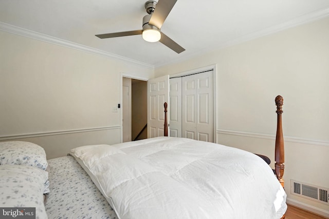 8201 Briar Creek Dr, Annandale, VA 22003 - bedroom featuring a closet, crown molding, and ceiling fan