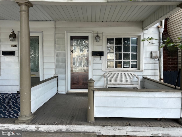 135-137 S 6th St, Shamokin, PA 17872 - property entrance with covered porch