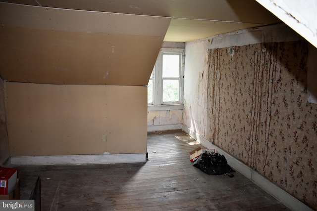 135-137 S 6th St, Shamokin, PA 17872 - bonus room with wood-type flooring and vaulted ceiling