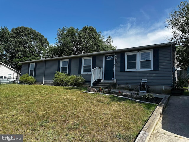 45 Cambridge, Sicklerville, NJ 08081 - view of front of home with a front yard