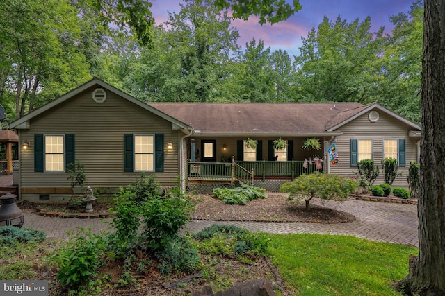 590 Vaught Dr, Front Royal, VA 22630 - ranch-style house featuring a porch and crawl space