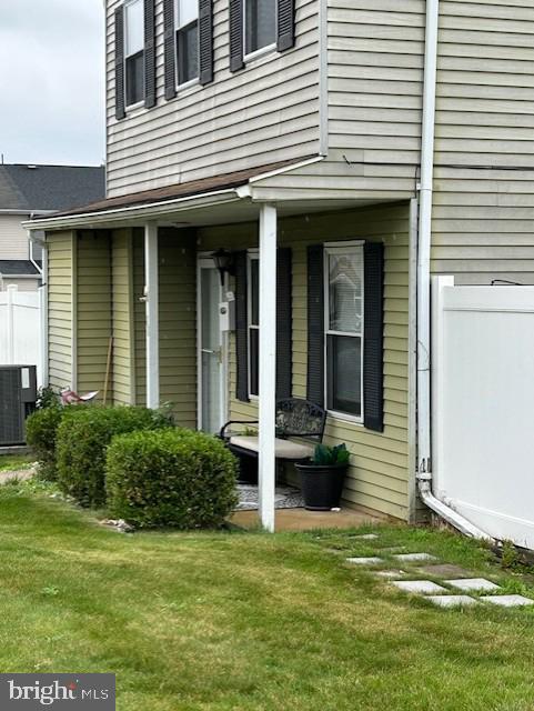 88 Reliance Sq, Telford, PA 18969 - property entrance