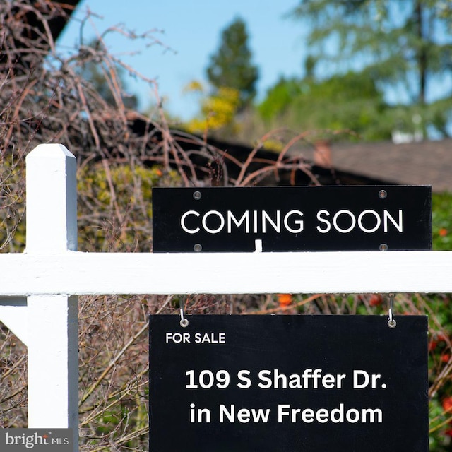 109 S Shaffer Dr, New Freedom, PA 17349 - exterior view