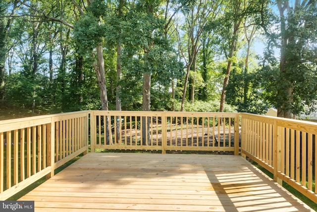1614 Maryland Ave, Woodbridge, VA 22191 - wooden terrace featuring view of wooded area
