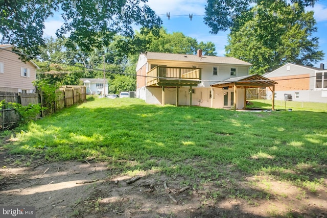 1614 Maryland Ave, Woodbridge, VA 22191 - view of yard with a deck