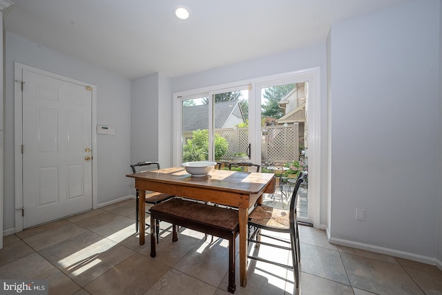 431 Waynesbrooke Rd, Berwyn, PA 19312 - dining area featuring baseboards