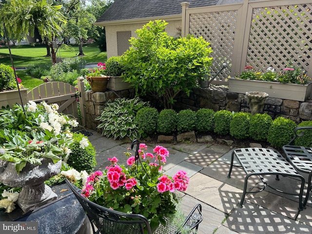 431 Waynesbrooke Rd, Berwyn, PA 19312 - view of patio featuring a gate