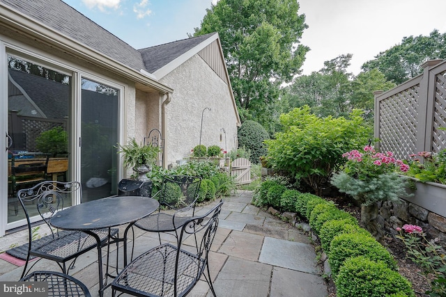 431 Waynesbrooke Rd, Berwyn, PA 19312 - view of patio / terrace featuring a gate and outdoor dining area