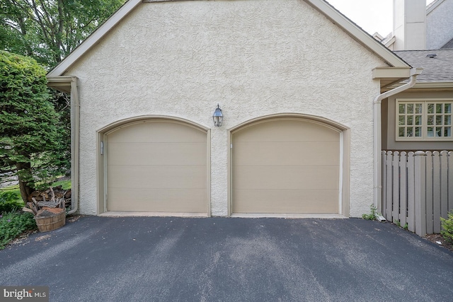 431 Waynesbrooke Rd, Berwyn, PA 19312 - garage with driveway
