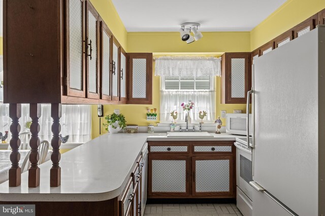 59 Saint Davids Pl, Southampton, NJ 08088 - kitchen with white appliances and light countertops
