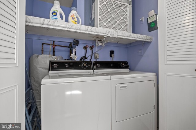 59 Saint Davids Pl, Southampton, NJ 08088 - laundry room featuring separate washer and dryer
