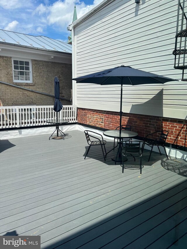 23 E Beverley St, Staunton, VA 24401 - view of wooden terrace