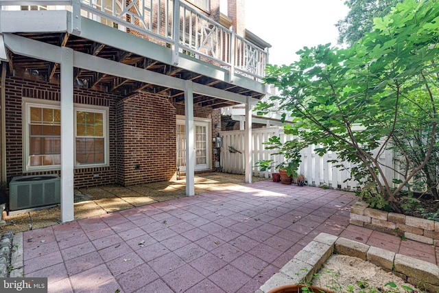 2153 Wolftrap Ct, Vienna, VA 22182 - view of patio / terrace