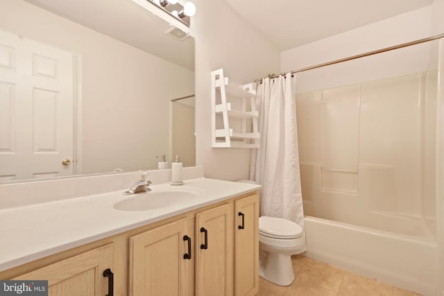 3960 Mountain View Ave, Easton, PA 18045 - full bath featuring vanity, tile patterned flooring, and shower / bath combo with shower curtain