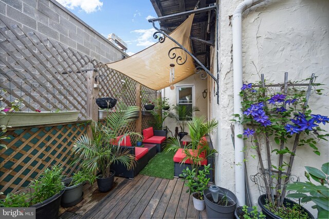 210 S High St, Baltimore, MD 21202 - view of wooden terrace