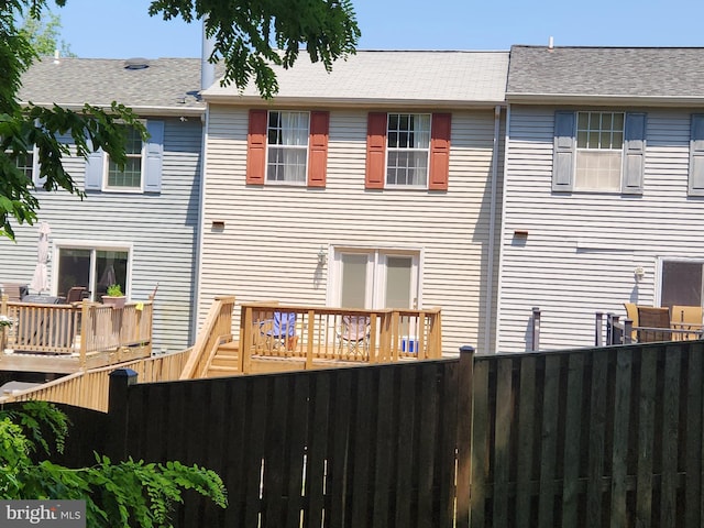 305 Logan Ct, Abingdon, MD 21009 - back of property with roof with shingles