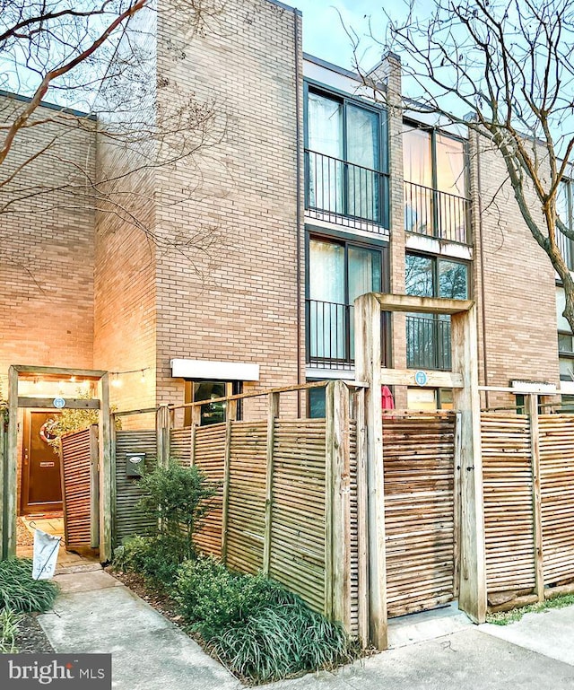 11467 Washington Plz W, Reston, VA 20190 - view of building exterior