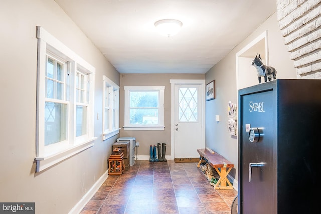 850 N Reading Ave, Boyertown, PA 19512 - entryway with baseboards