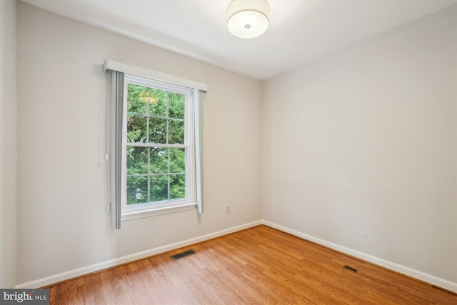10 Suncroft Ct, Silver Spring, MD 20904 - spare room with wood finished floors and baseboards