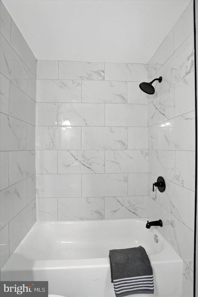 1415 Larch Rd, Severn, MD 21144 - full bath with shower / bathtub combination