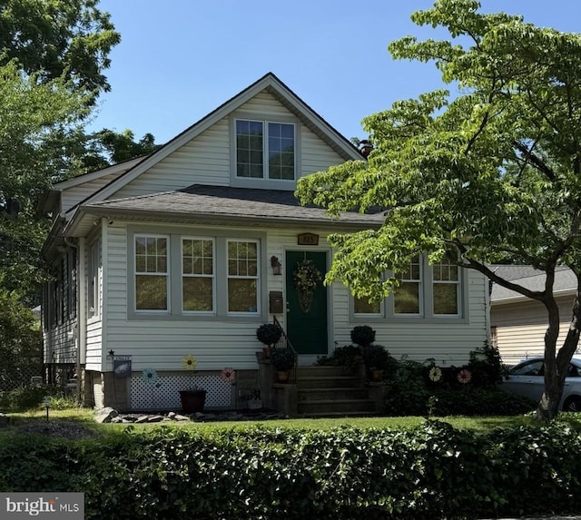 815 Harker Ave, West Deptford, NJ 08096 - bungalow-style house featuring entry steps
