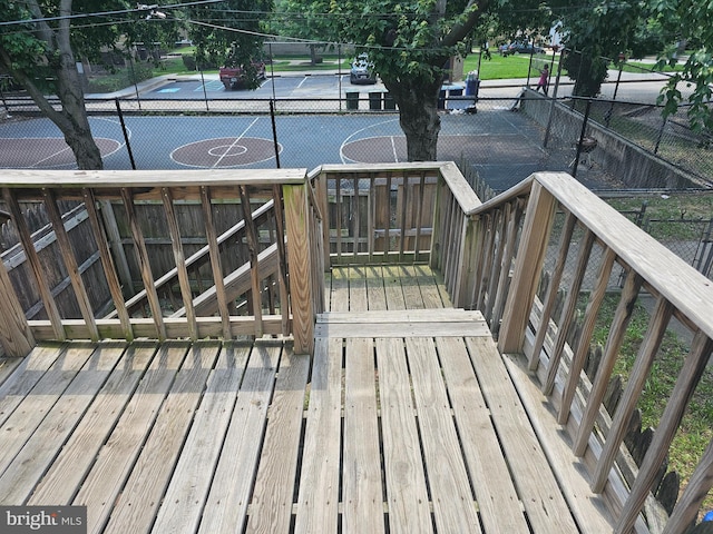 1427 E Eager St, Baltimore, MD 21205 - wooden terrace featuring community basketball court