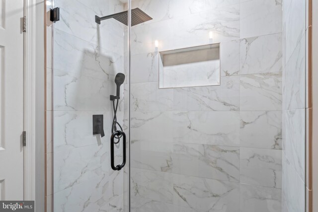 6692 Ordsall St, Alexandria, VA 22315 - bathroom featuring a marble finish shower