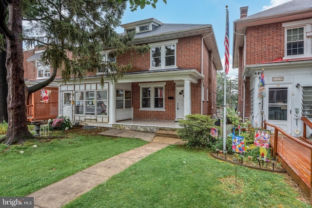 430 S W End Ave, Lancaster, PA 17603 - american foursquare style home with brick siding and a front lawn