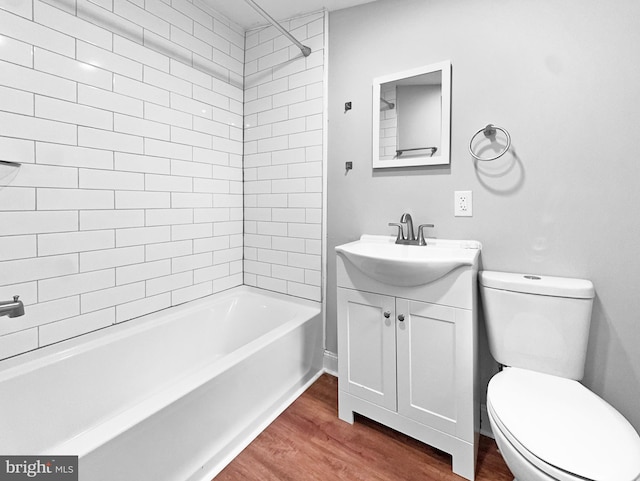 534 Columbia Ave, Millville, NJ 08332 - full bathroom featuring vanity, wood finished floors, and shower / bathtub combination