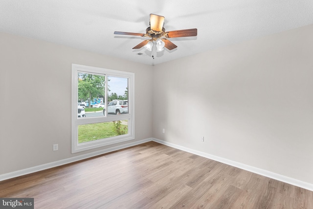 104 Drury Cir, Sterling, VA 20164 - empty room featuring light wood-type flooring and a ceiling fan