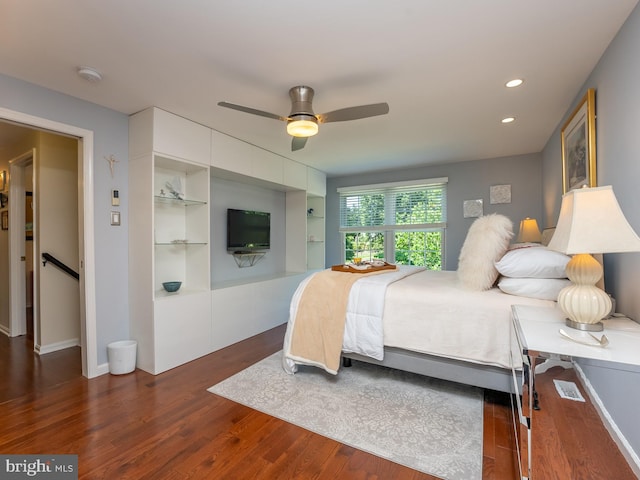 220 Rabbitt Rd, Gaithersburg, MD 20878 - bedroom featuring dark wood finished floors, recessed lighting, a ceiling fan, and a closet