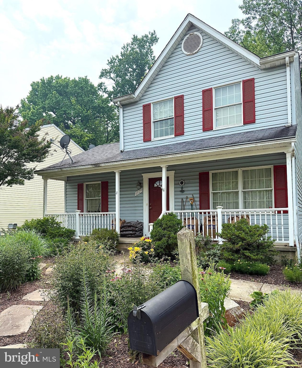 6904 Brook Ave, Baltimore, MD 21206 - view of front of property featuring a porch