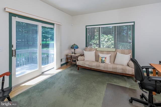 9 Sleepy Hollow Ln, West Windsor, NJ 08550 - living area featuring a desk