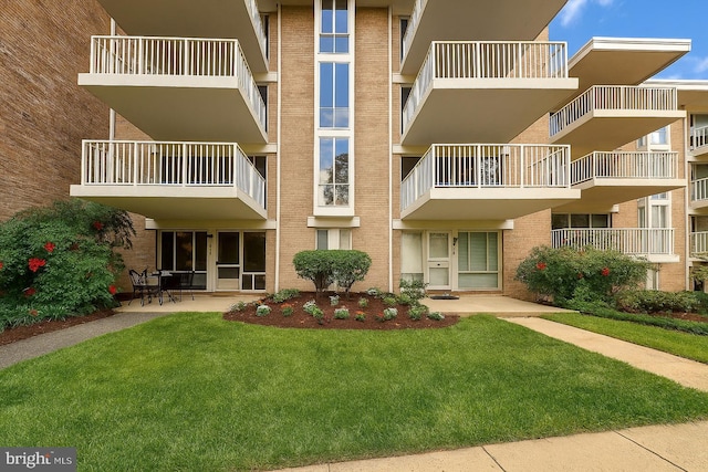 2605 Redcoat Dr Unit 252, Alexandria, VA 22303 - view of apartment building / complex