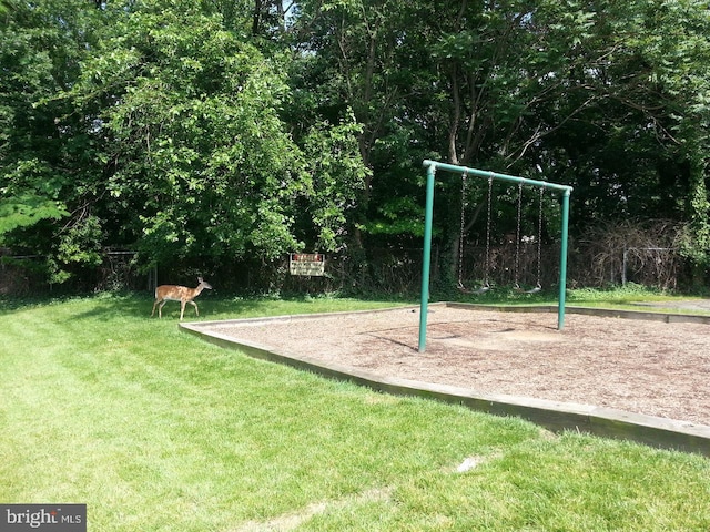 2605 Redcoat Dr Unit 252, Alexandria, VA 22303 - community jungle gym with a lawn