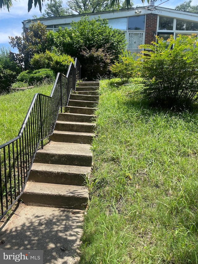 131 Raleigh St SE, Washington, DC 20032 - view of staircase