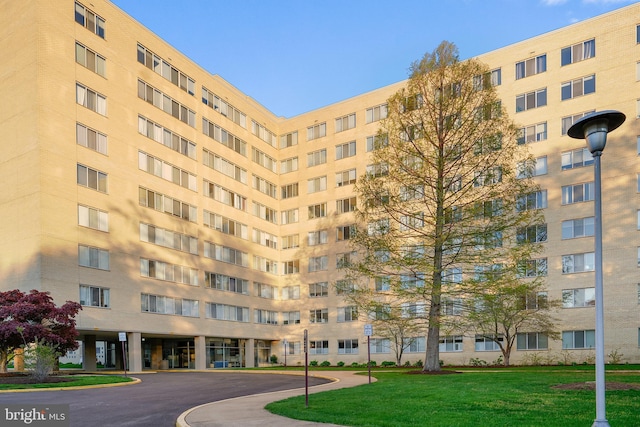 6641 Wakefield Dr Unit 405, Alexandria, VA 22307 - view of apartment building / complex