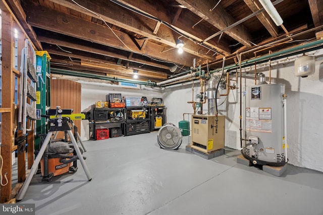 927 Drexel Ave, Drexel Hill, PA 19026 - unfinished basement featuring gas water heater