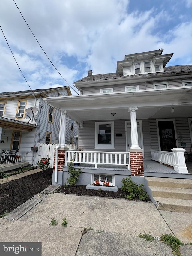 40 N Grant St, Palmyra, PA 17078 - view of front of house with a porch