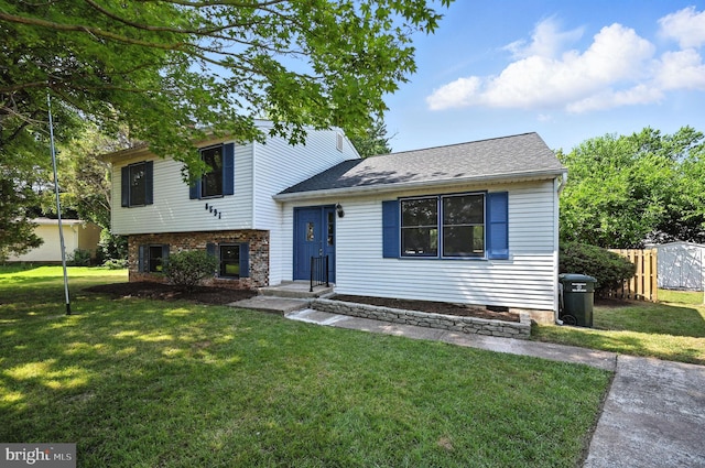 8591 King Carter St, Manassas, VA 20110 - split level home featuring a shingled roof