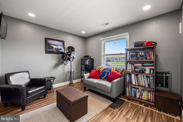 41 Good Ln, Levittown, PA 19055 - sitting room with wood finished floors and recessed lighting