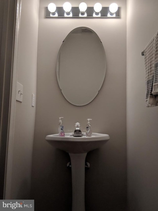 46838 Graham Cove Sq, Sterling, VA 20165 - view of bathroom