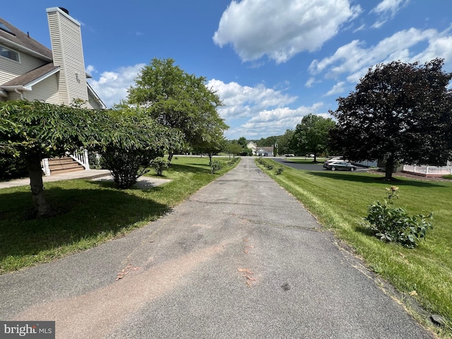 106 Lynx Ln, Effort, PA 18330 - view of street