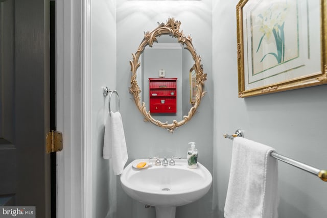 6162 Commadore Ct, Columbia, MD 21045 - bathroom featuring a sink