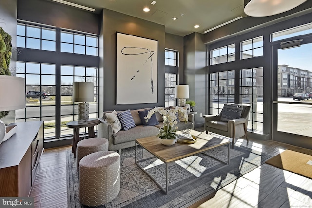 510 Diamondback Dr Unit 468, Gaithersburg, MD 20878 - living room featuring recessed lighting, a towering ceiling, and wood finished floors