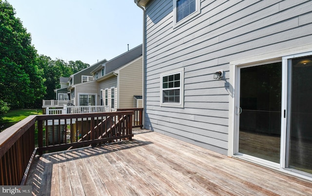 1007 Wright Ct, Fredericksburg, VA 22401 - view of wooden terrace