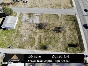 Listing photo 2 for 1928 Ohio Ave, Joplin MO 64804