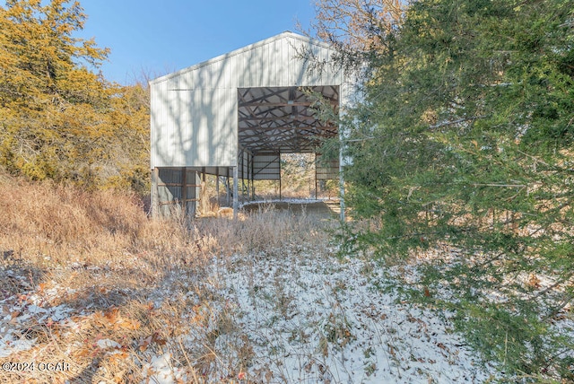 view of outdoor structure